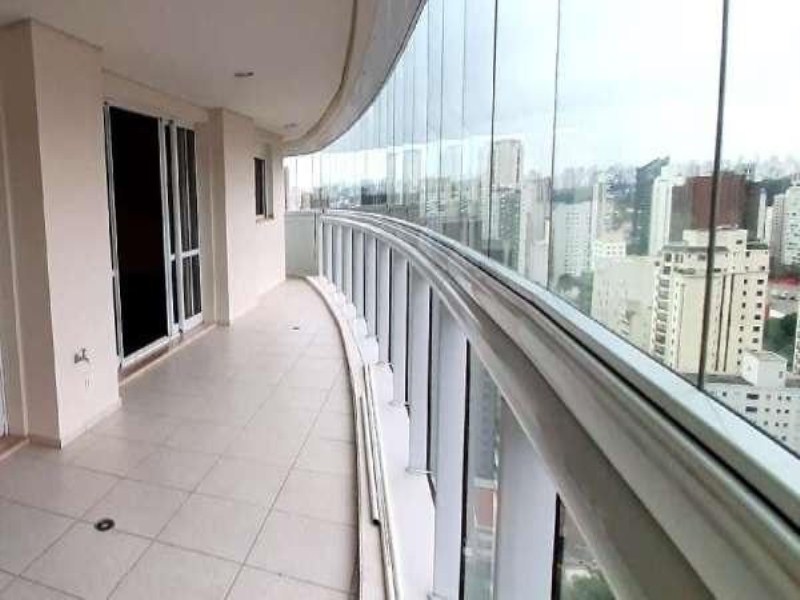 Apartamento para alugar com 3 quartos, 201m² - Foto 2