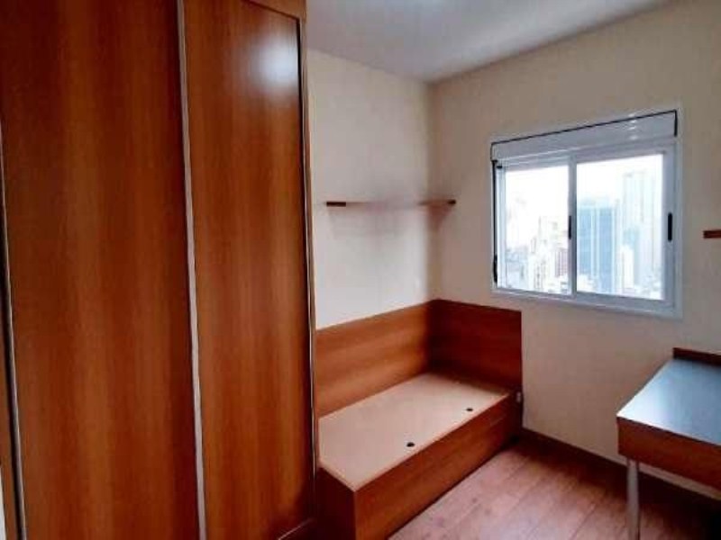 Apartamento para alugar com 3 quartos, 201m² - Foto 4