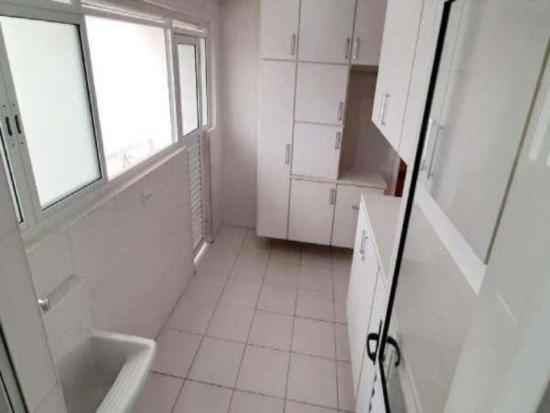 Apartamento para alugar com 3 quartos, 201m² - Foto 6