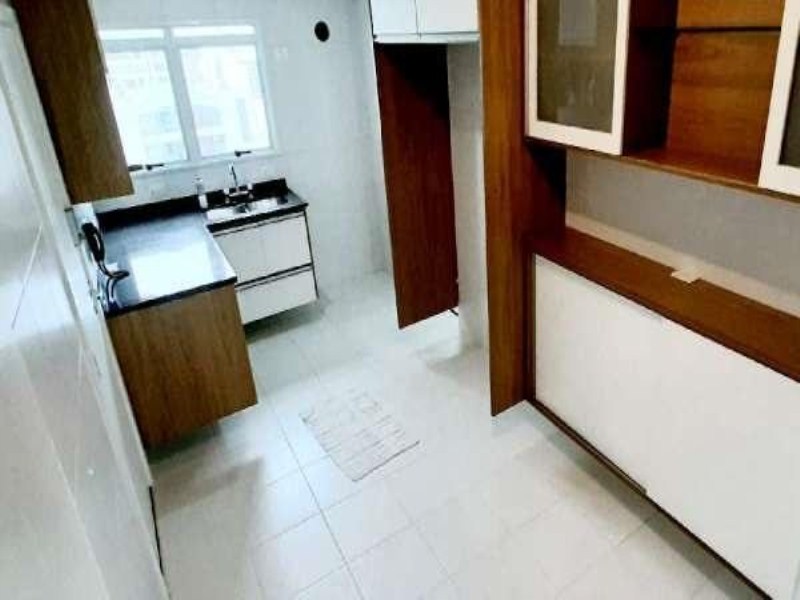 Apartamento para alugar com 3 quartos, 201m² - Foto 8