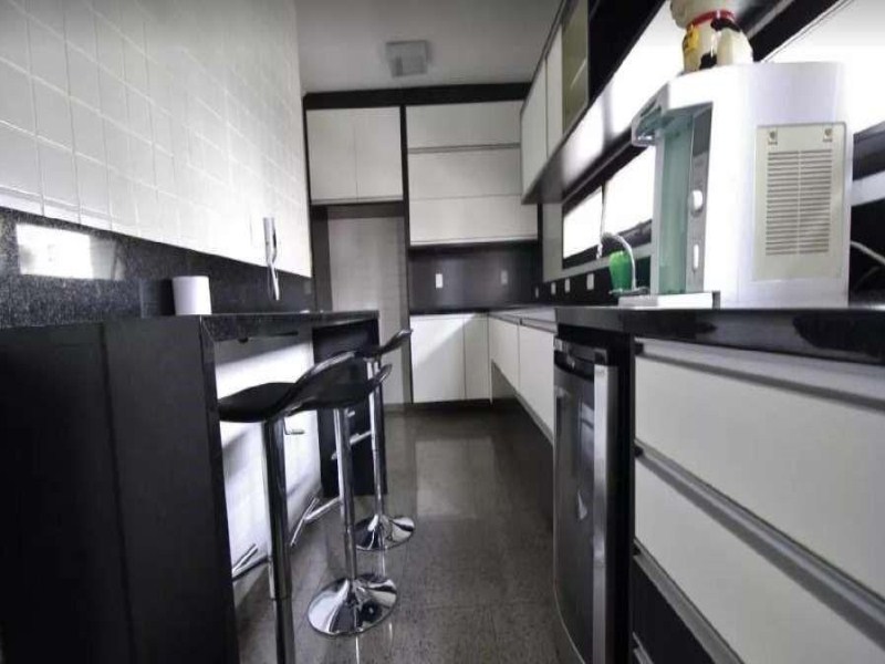 Apartamento à venda com 4 quartos, 190m² - Foto 11