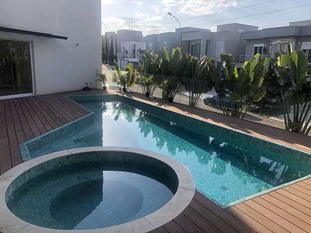 Casa à venda e aluguel com 4 quartos, 675m² - Foto 4