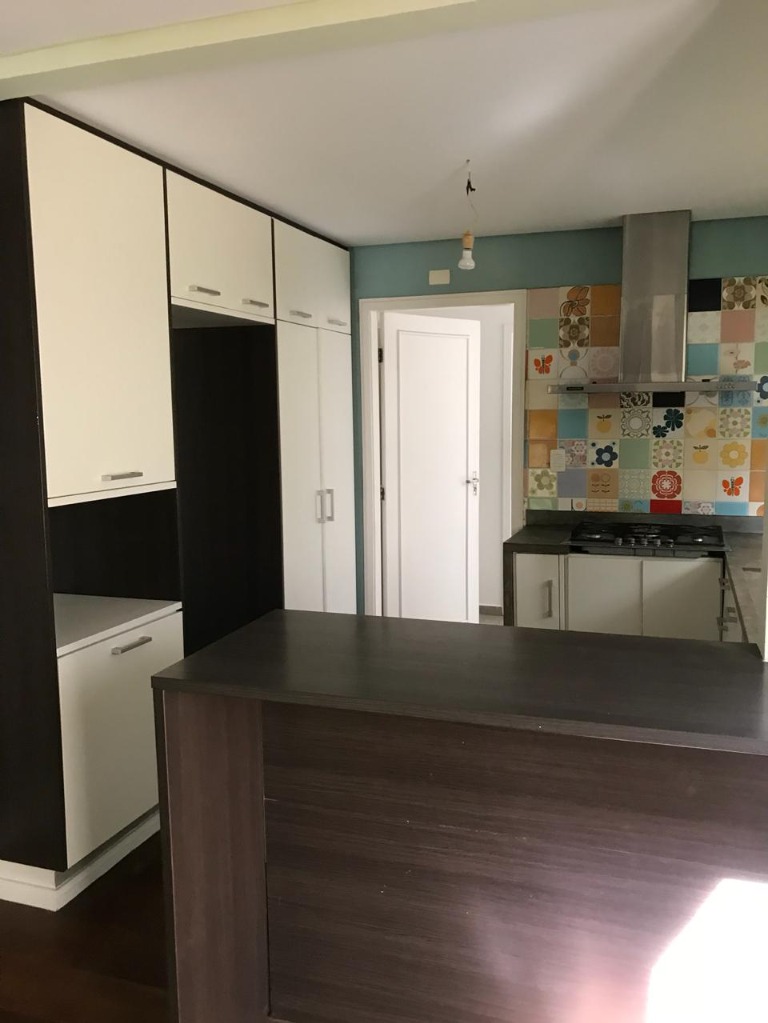 Casa à venda com 4 quartos, 247m² - Foto 1