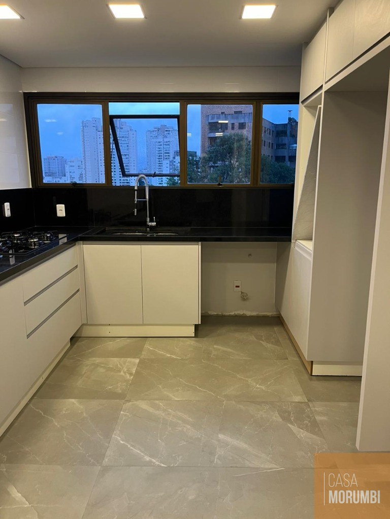 Apartamento à venda com 4 quartos, 200m² - Foto 1