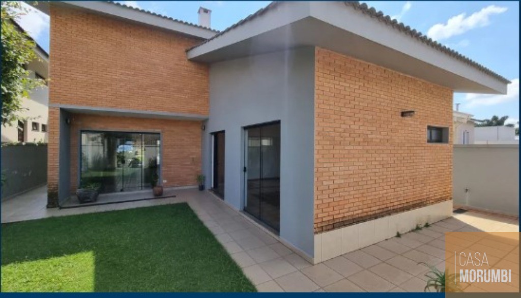 Casa à venda com 3 quartos, 266m² - Foto 1