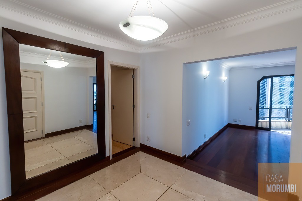 Apartamento para alugar com 3 quartos, 240m² - Foto 2