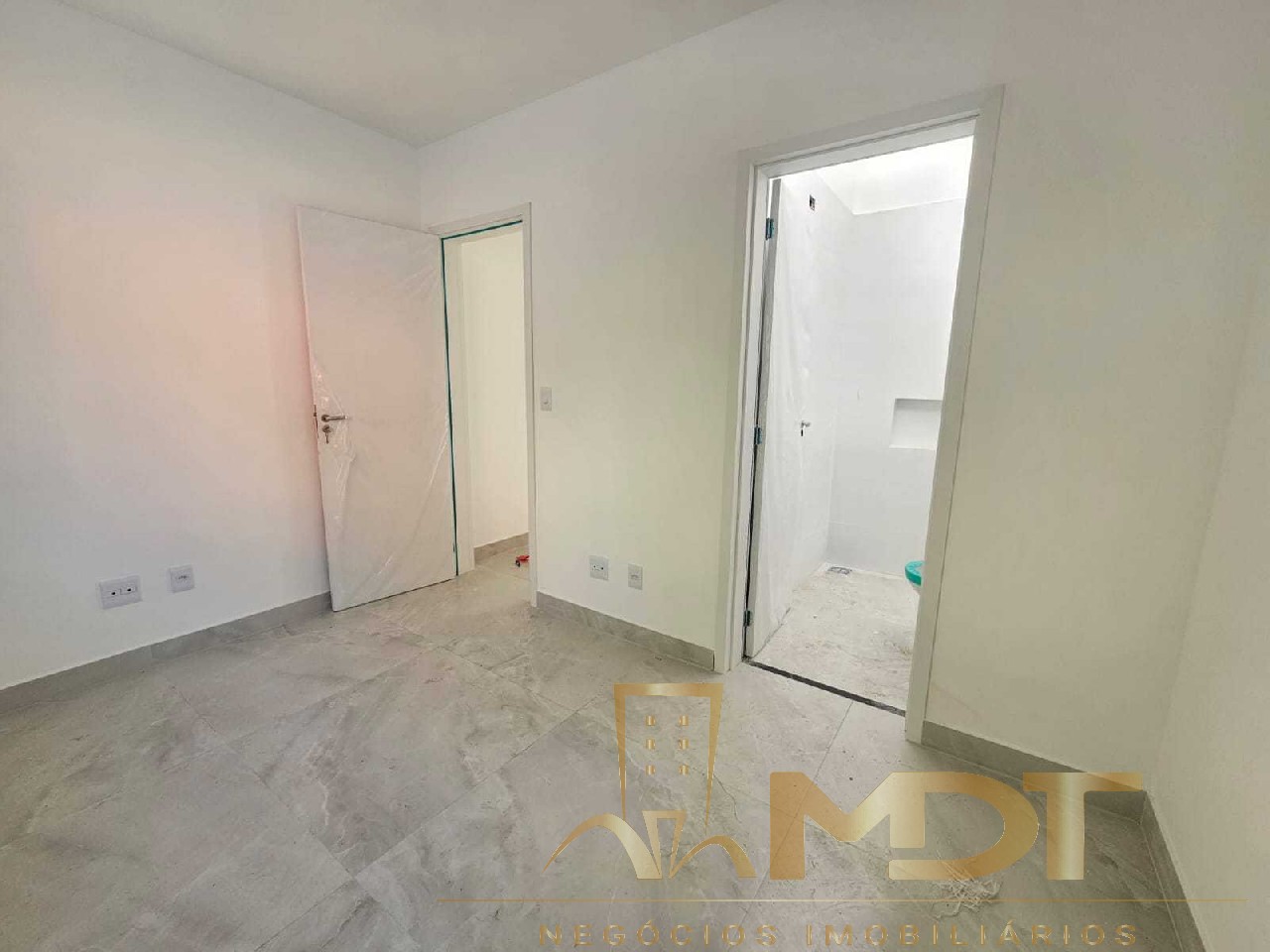 Casa à venda com 2 quartos, 130m² - Foto 12