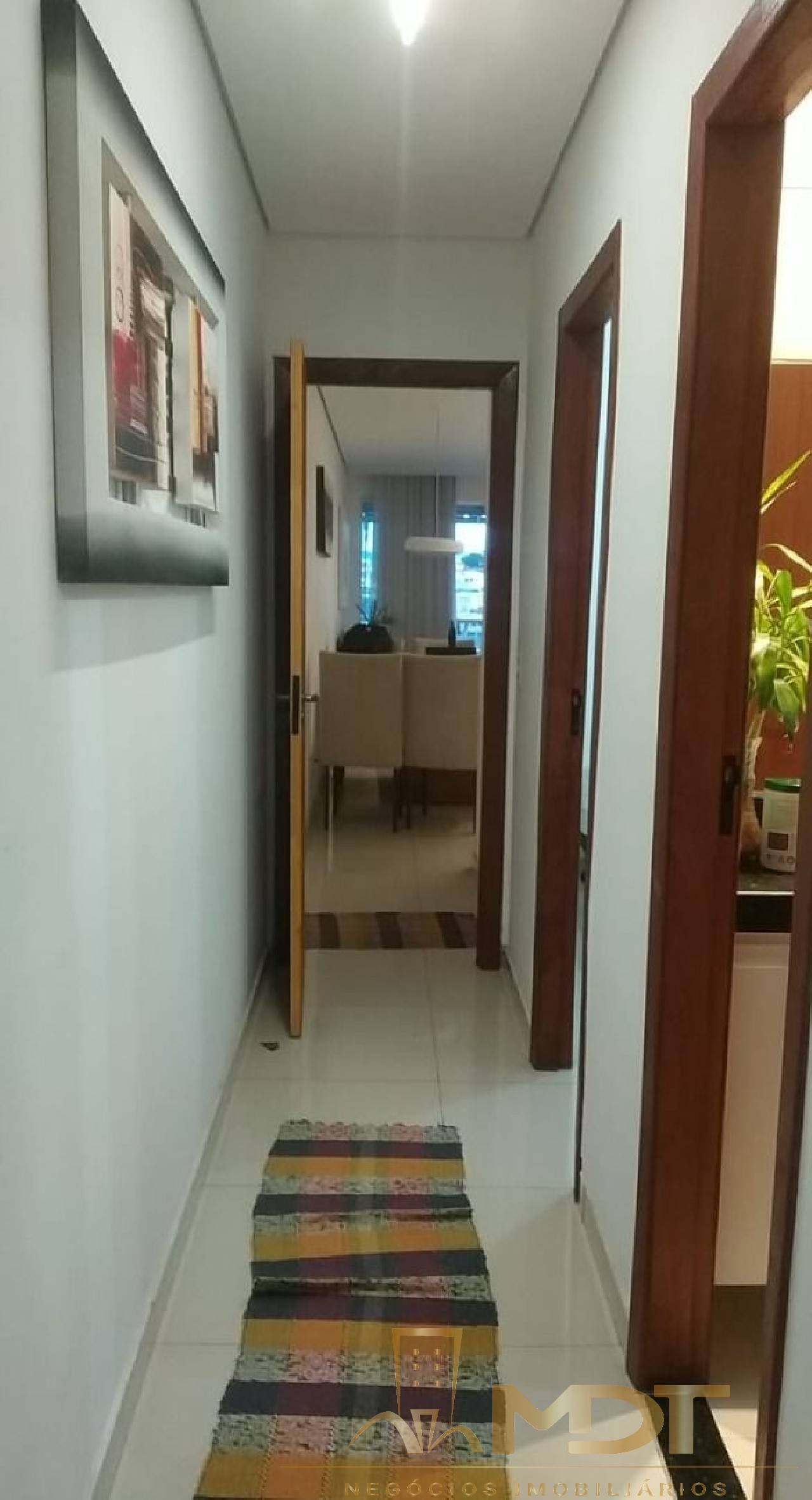 Casa à venda com 3 quartos, 180m² - Foto 2