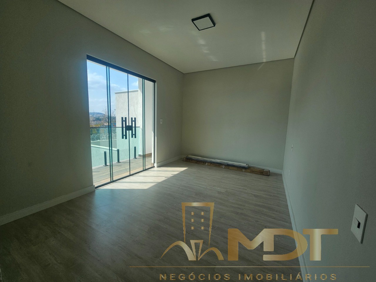 Casa à venda com 4 quartos, 209m² - Foto 14