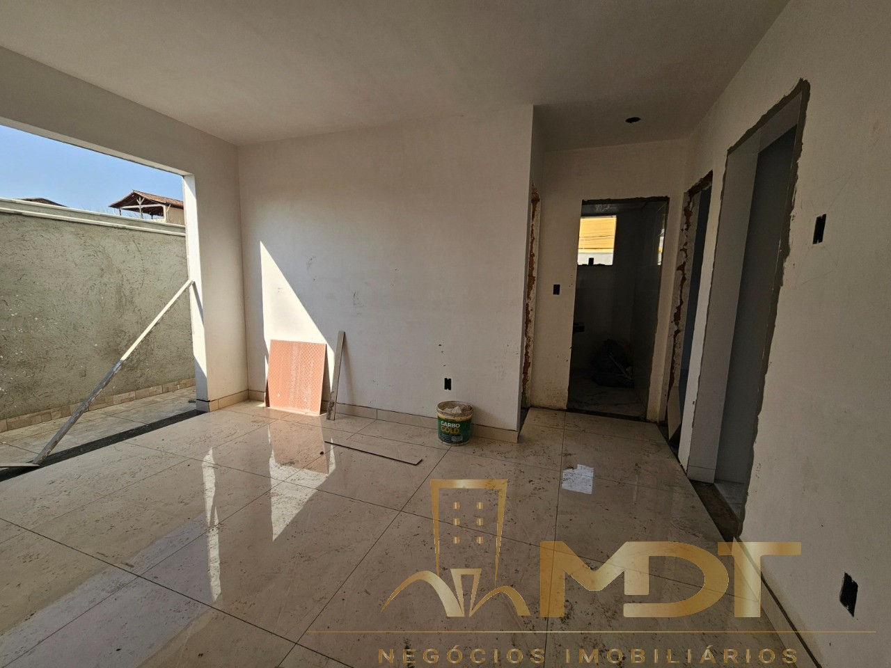 Apartamento à venda com 2 quartos, 85m² - Foto 1