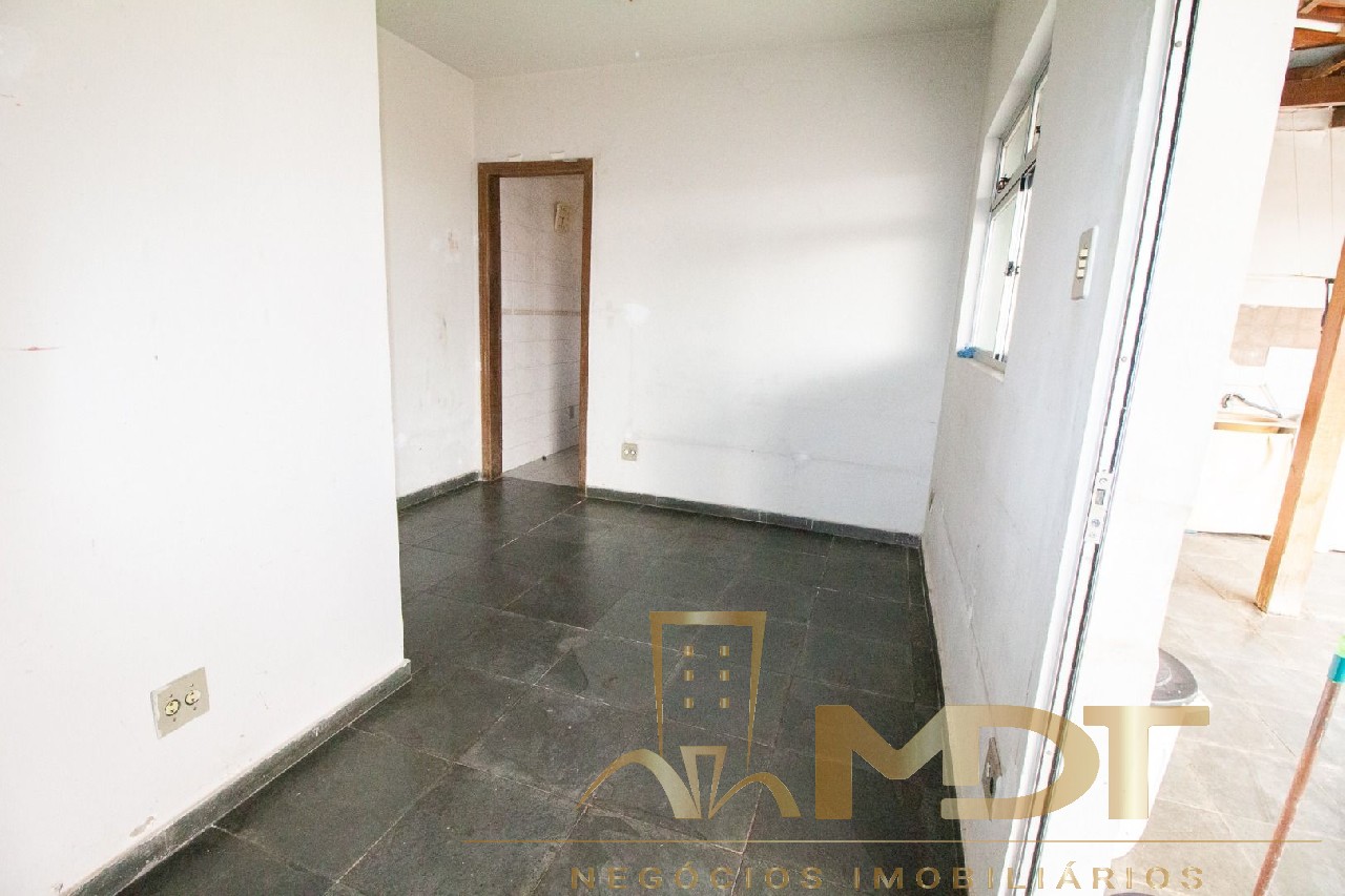 Casa à venda com 4 quartos, 250m² - Foto 6