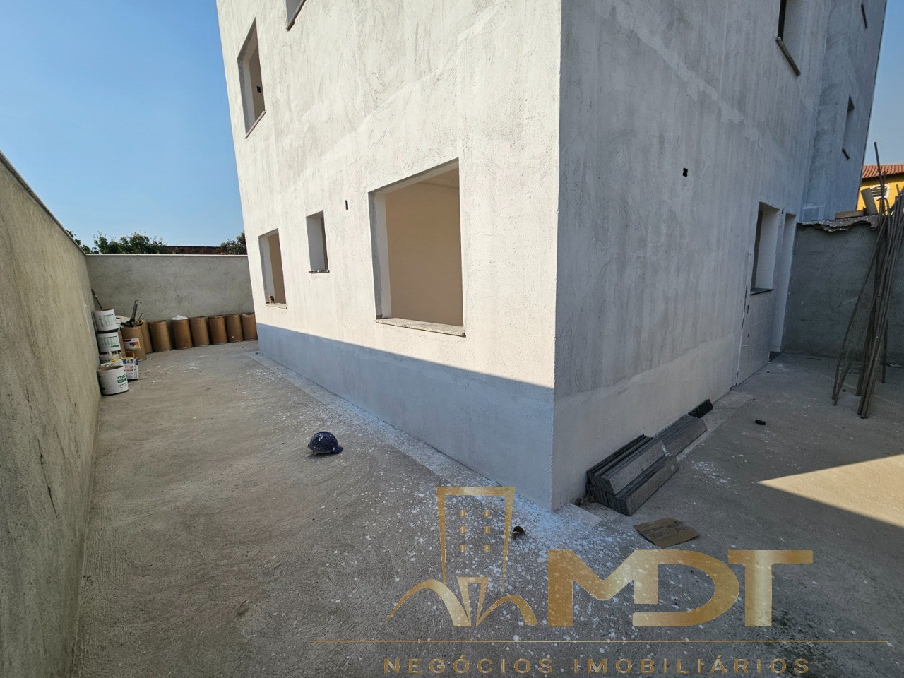 Apartamento à venda com 2 quartos, 115m² - Foto 1