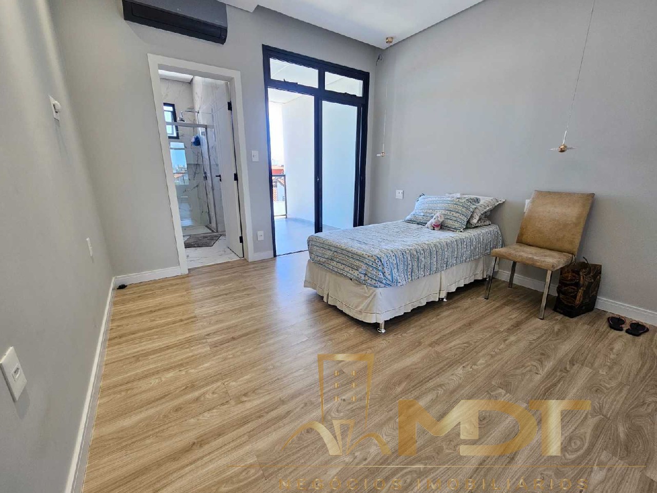 Casa à venda com 5 quartos, 310m² - Foto 41