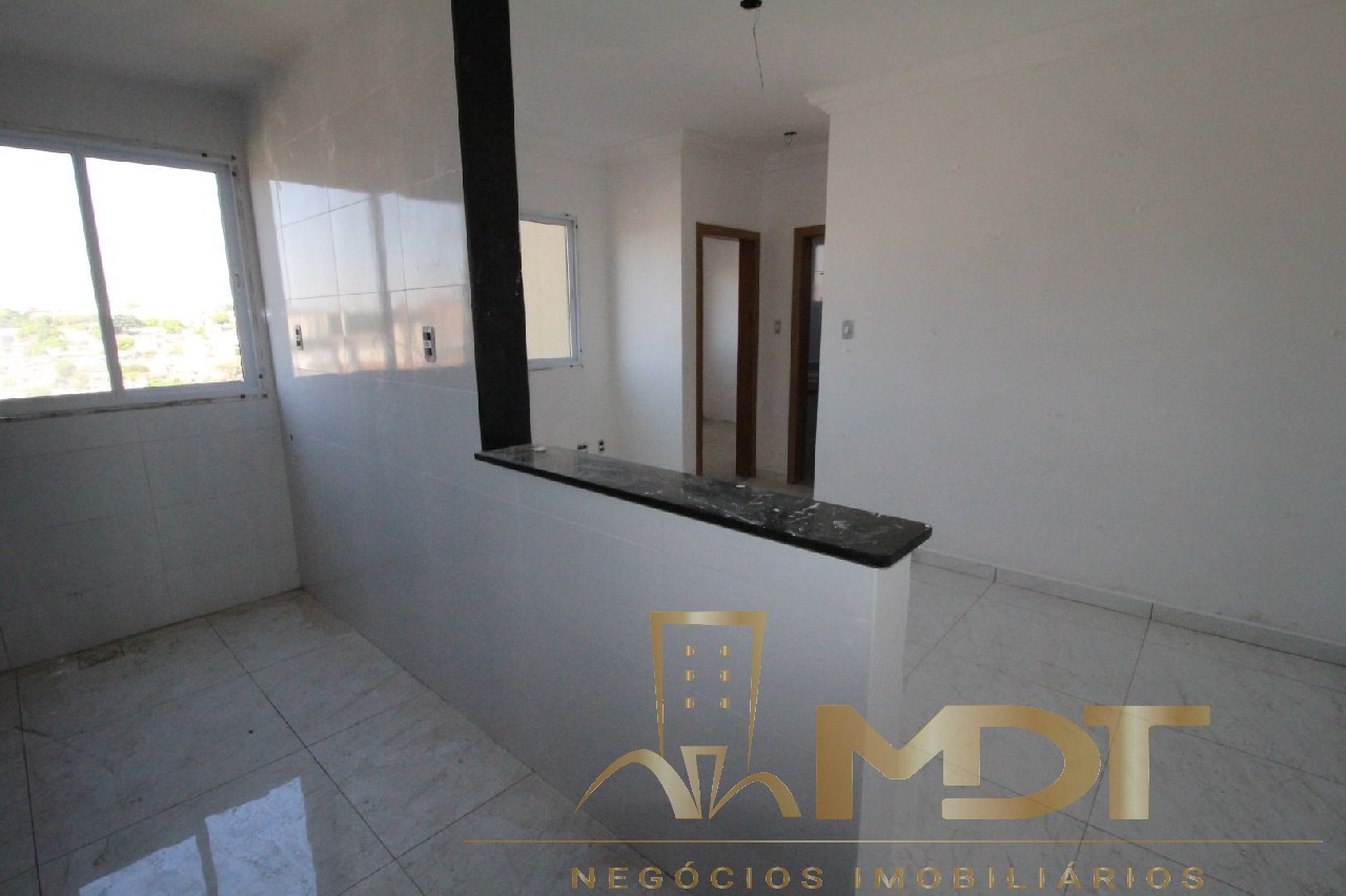 Apartamento à venda com 2 quartos, 45m² - Foto 2