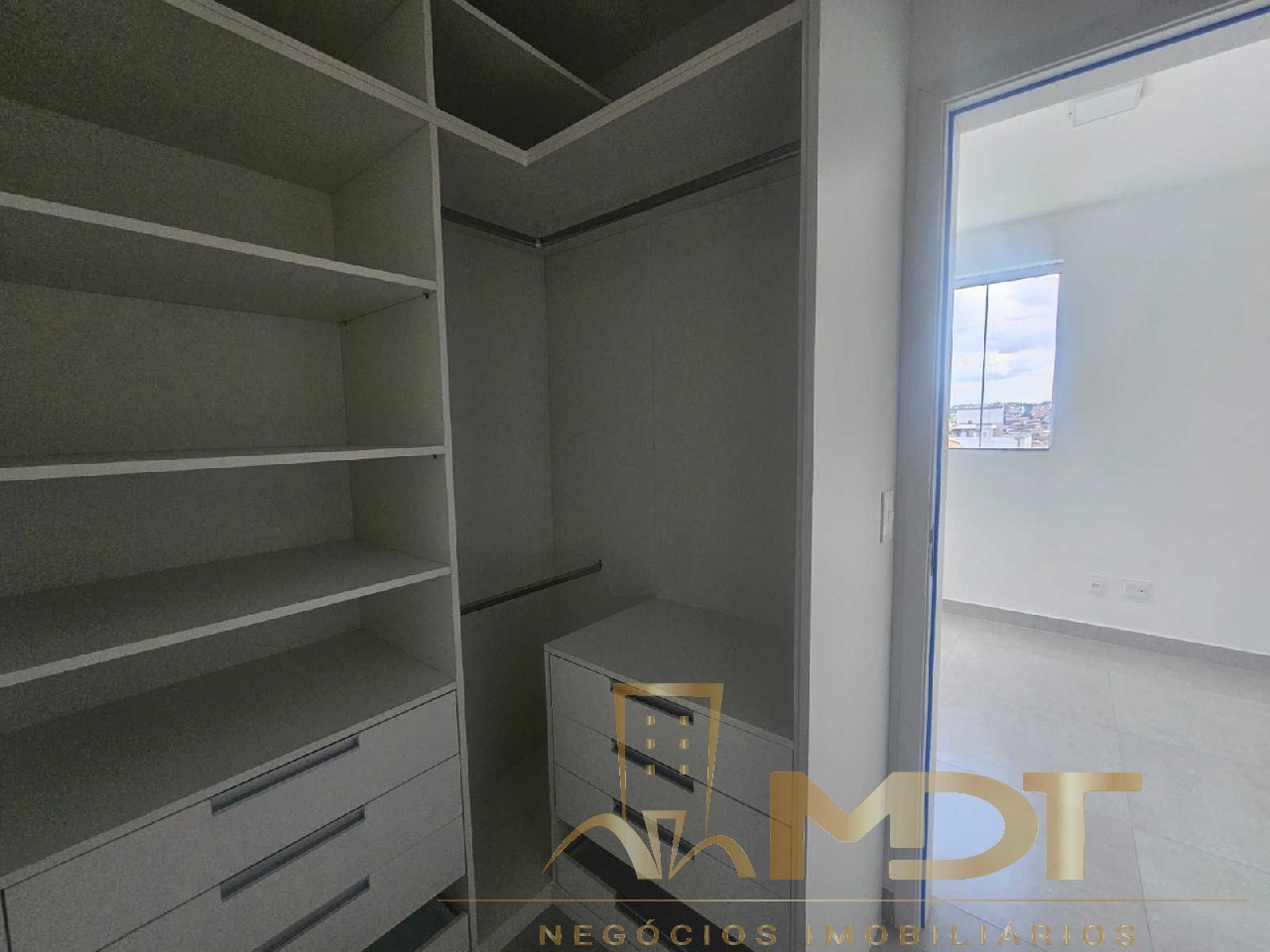 Apartamento à venda com 3 quartos, 75m² - Foto 14