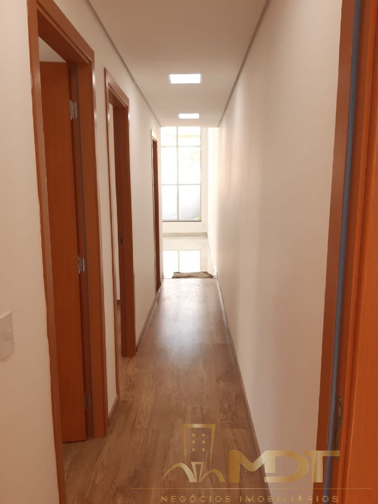 Casa à venda com 3 quartos, 90m² - Foto 13