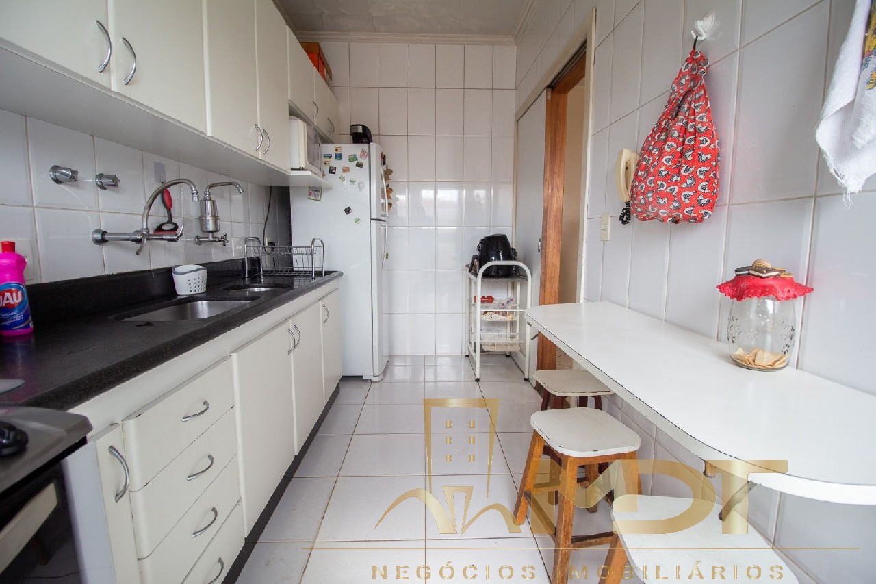 Casa à venda com 4 quartos, 250m² - Foto 12