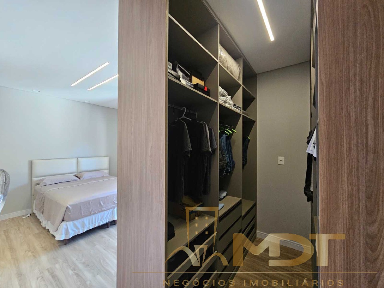 Casa à venda com 5 quartos, 310m² - Foto 59