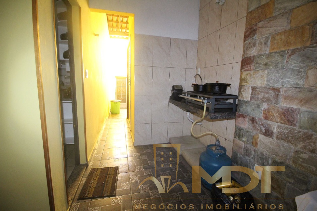 Casa à venda com 3 quartos, 200m² - Foto 15