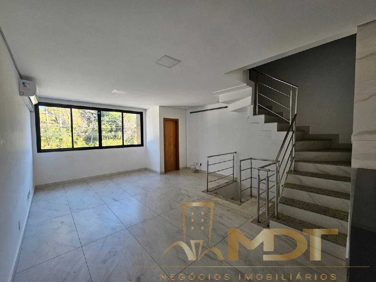 Casa à venda com 3 quartos, 190m² - Foto 11