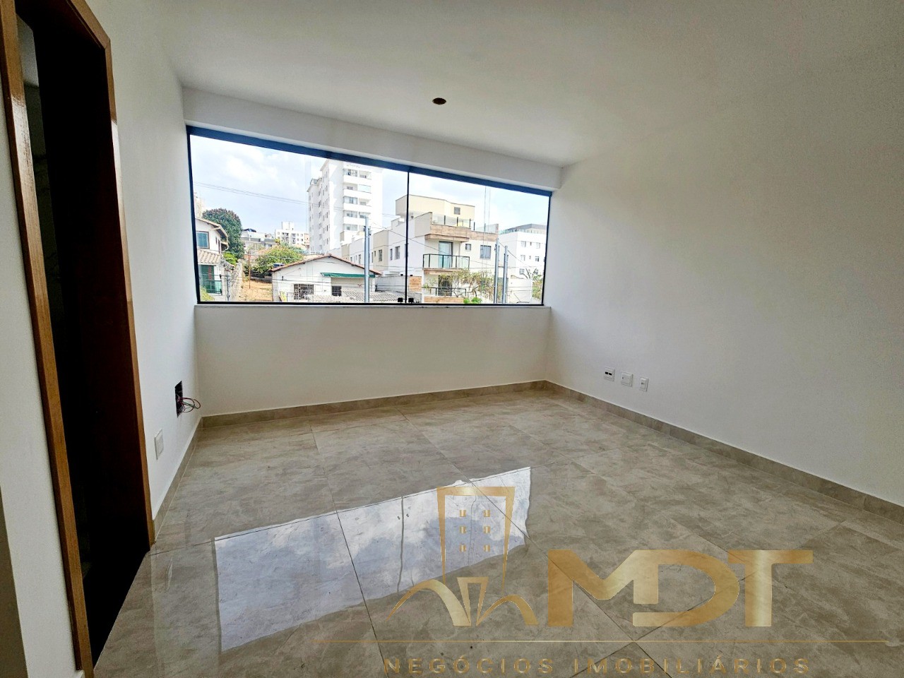 Casa à venda com 3 quartos, 120m² - Foto 17