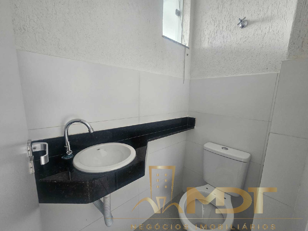 Apartamento à venda com 3 quartos, 75m² - Foto 2