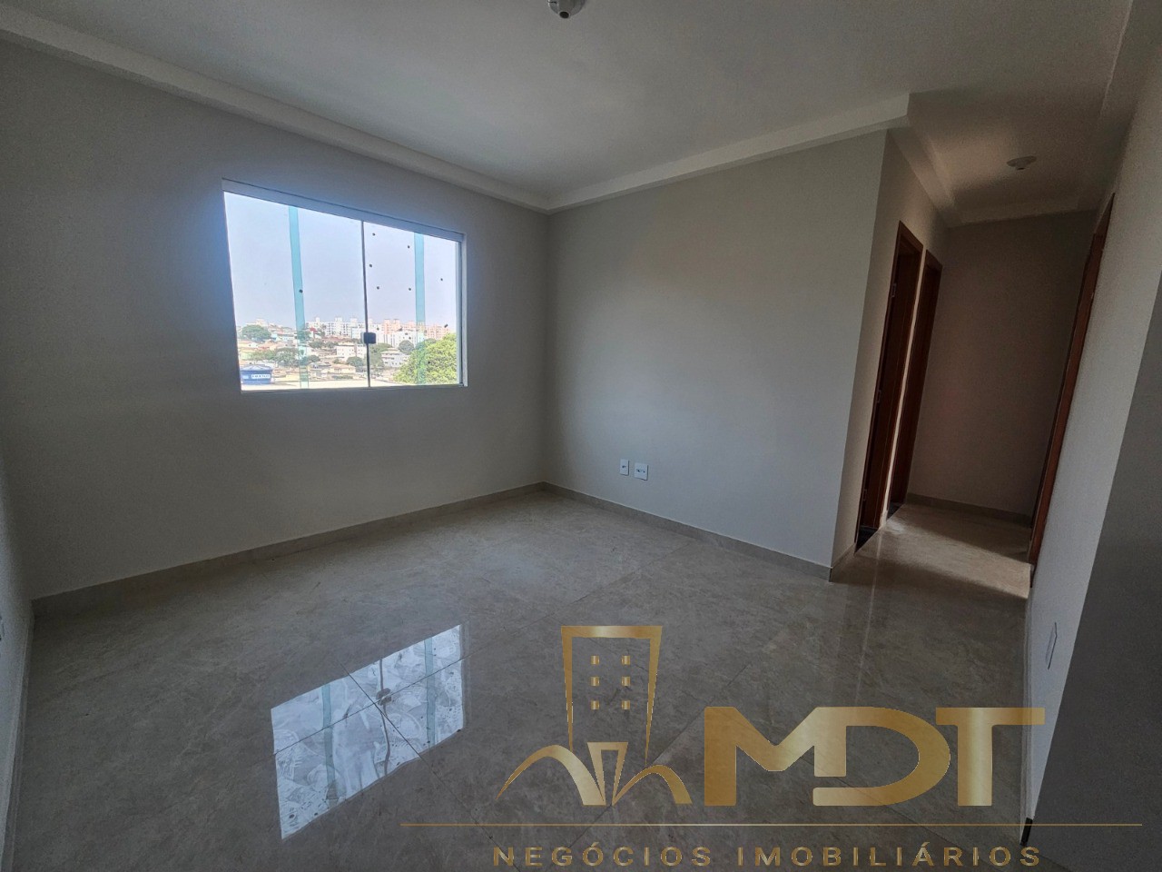 Apartamento à venda com 3 quartos, 64m² - Foto 1