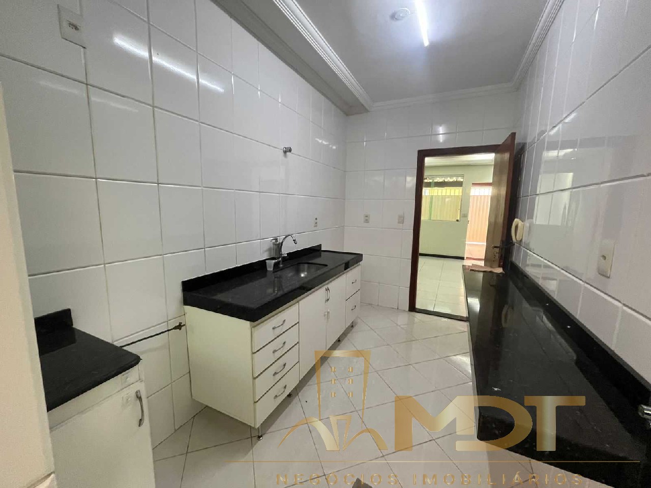 Casa à venda com 2 quartos, 71m² - Foto 25