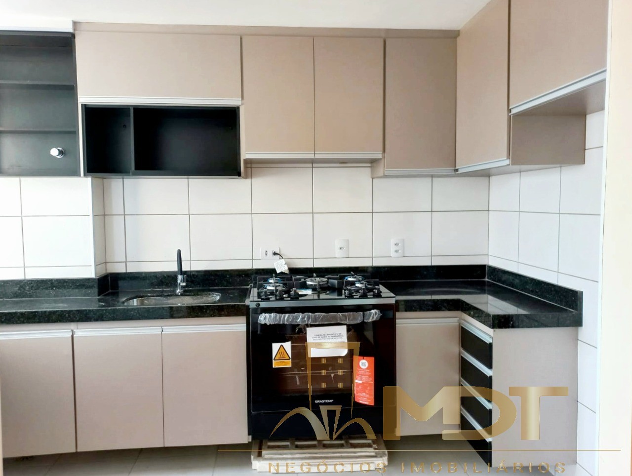 Apartamento à venda com 2 quartos, 63m² - Foto 3