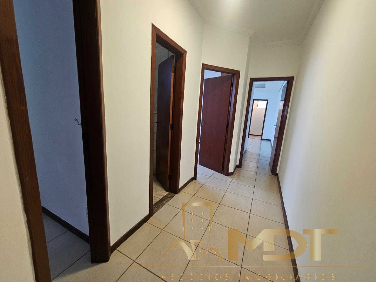 Casa à venda com 3 quartos, 105m² - Foto 11