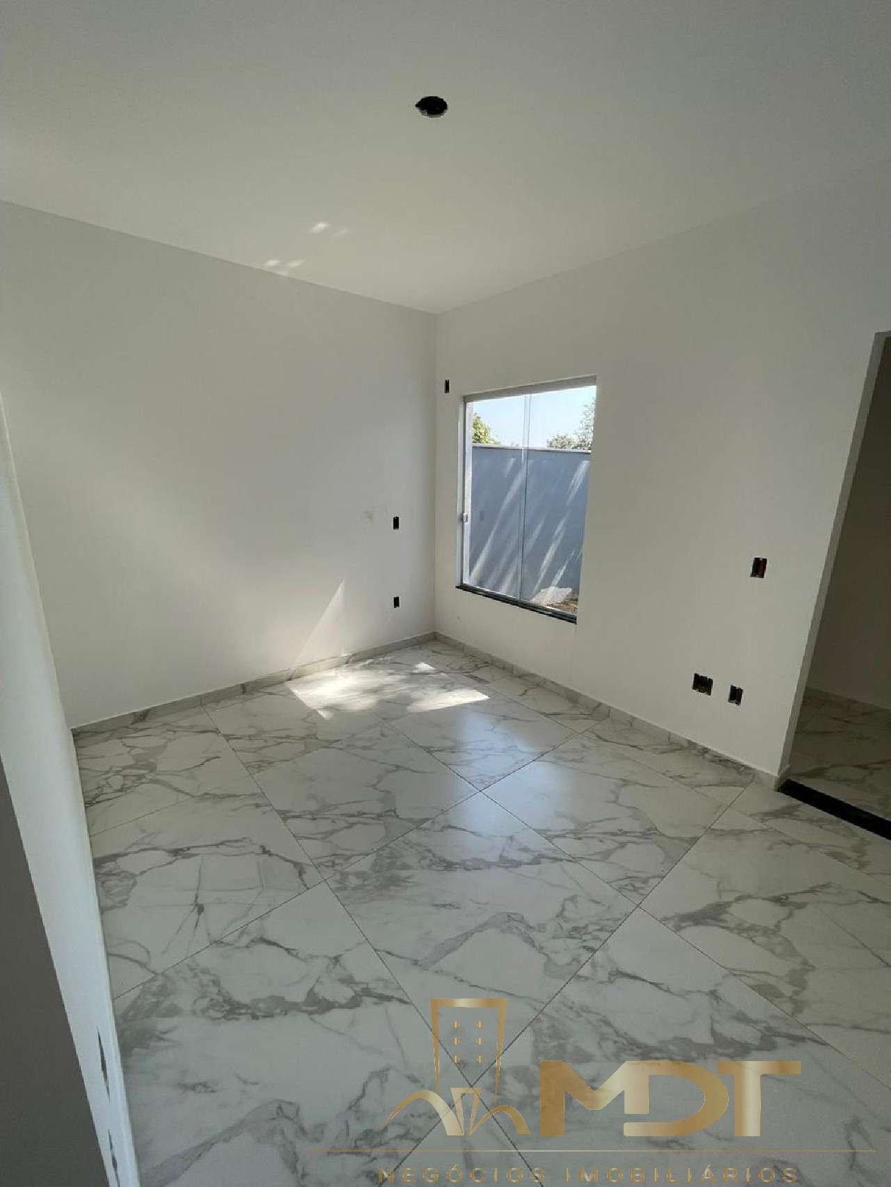 Casa à venda com 3 quartos, 80m² - Foto 4