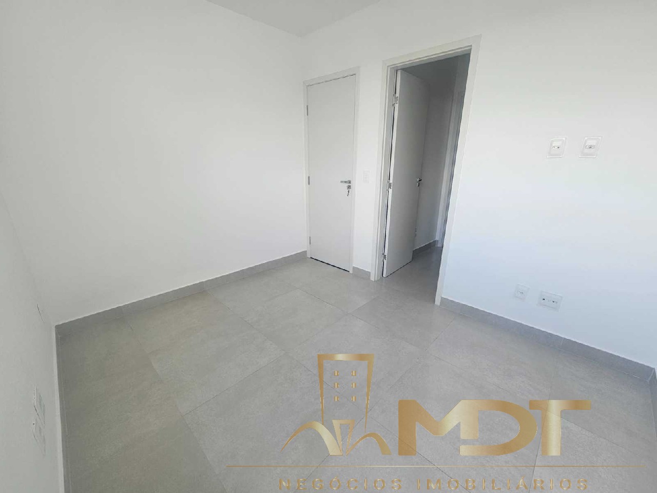 Apartamento à venda com 3 quartos, 75m² - Foto 15