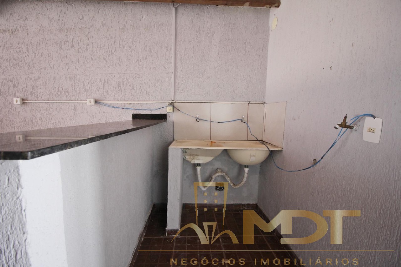 Casa, 4 quartos, 141 m² - Foto 2