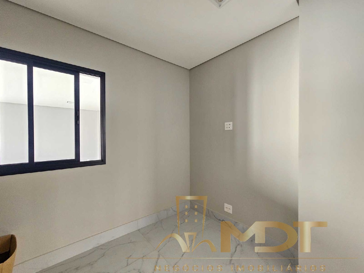 Casa à venda com 5 quartos, 310m² - Foto 47