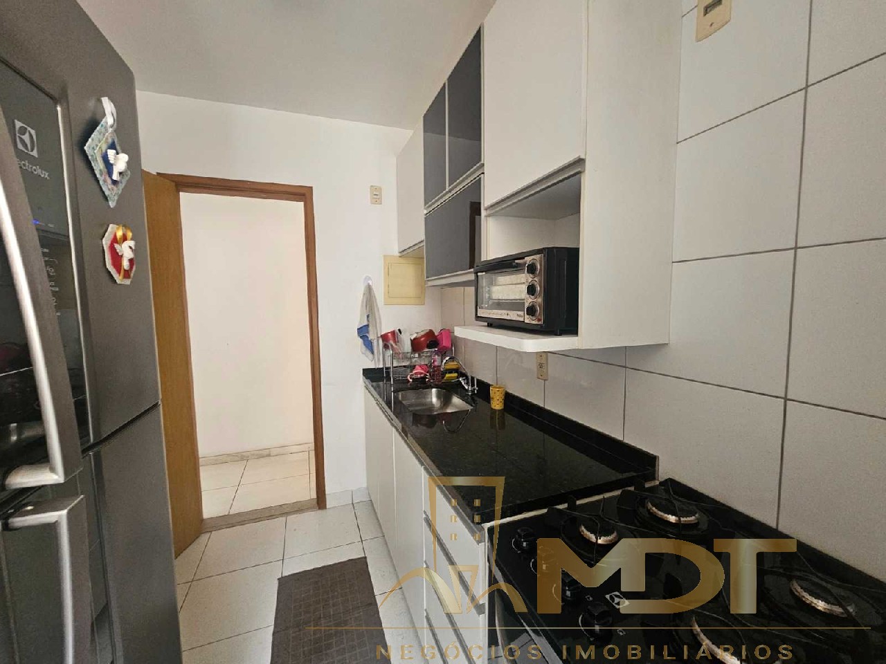 Apartamento à venda com 3 quartos, 85m² - Foto 4