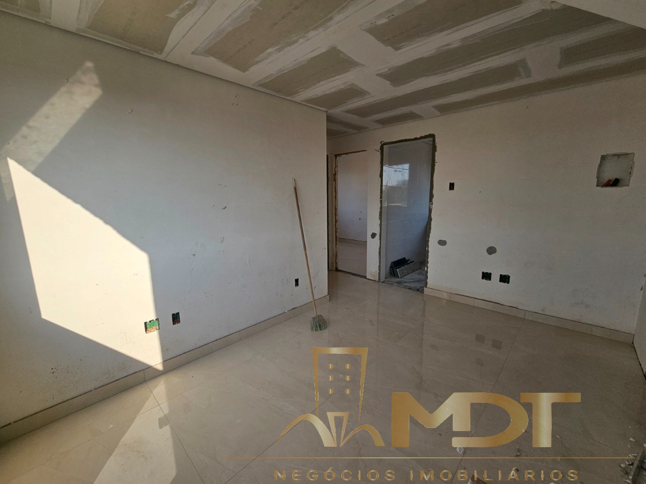 Cobertura à venda com 2 quartos, 100m² - Foto 14