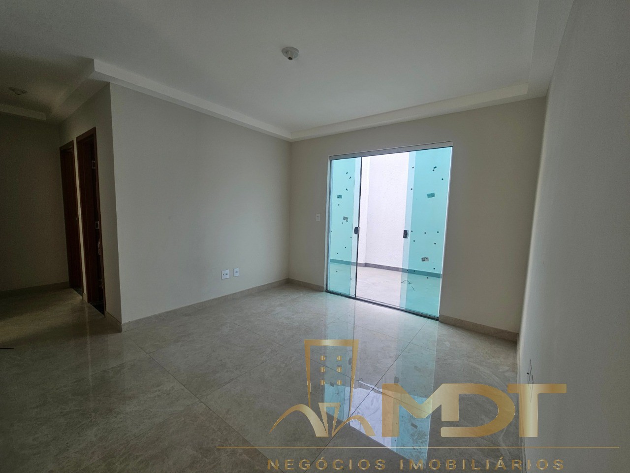 Apartamento à venda com 3 quartos, 130m² - Foto 4