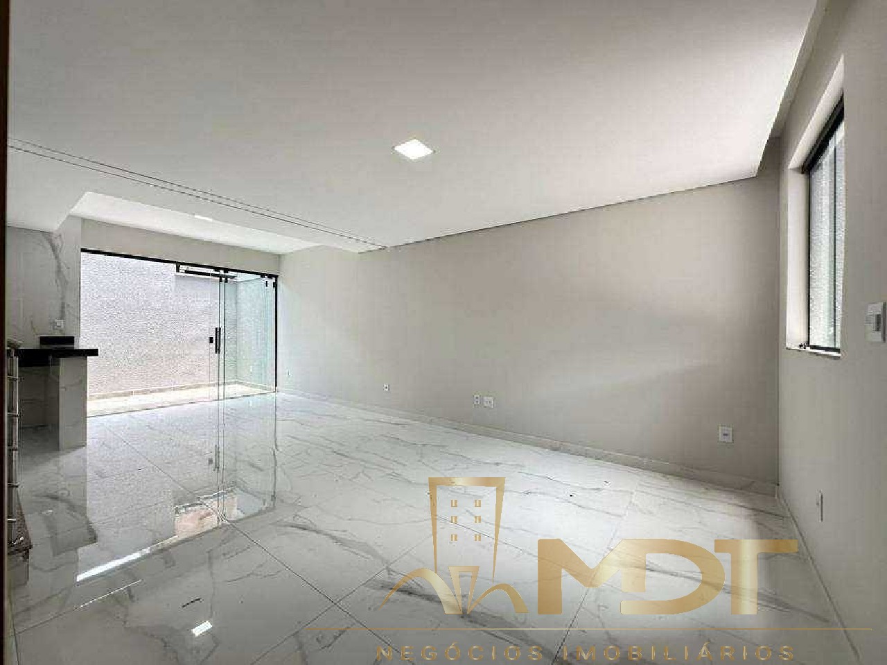 Casa à venda com 3 quartos, 168m² - Foto 5