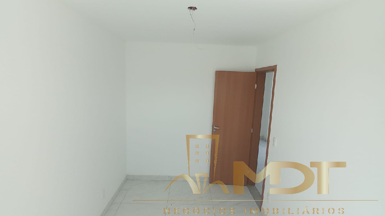 Apartamento à venda com 2 quartos, 100m² - Foto 2