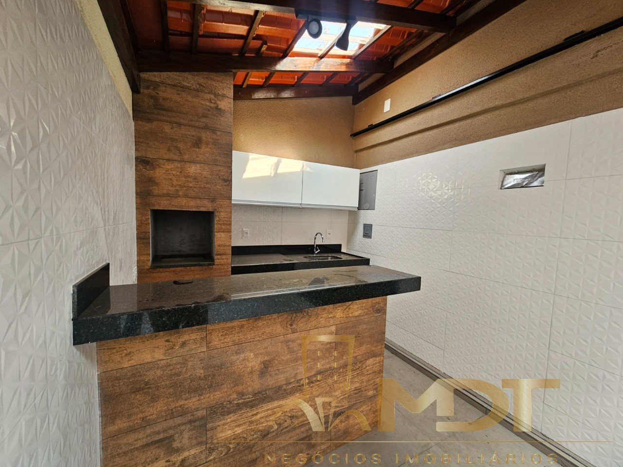 Casa à venda com 3 quartos, 105m² - Foto 3