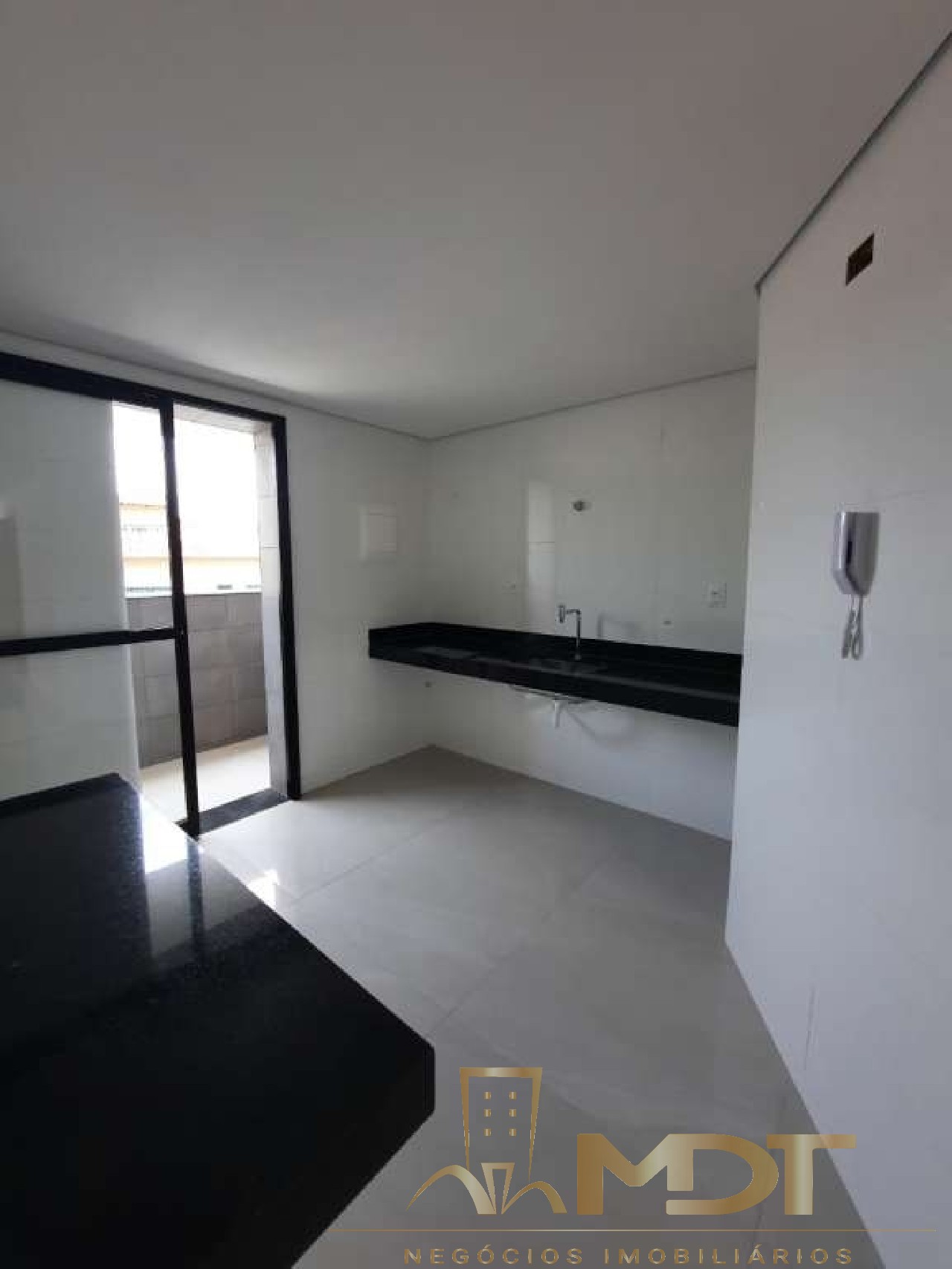 Apartamento à venda com 3 quartos, 161m² - Foto 17