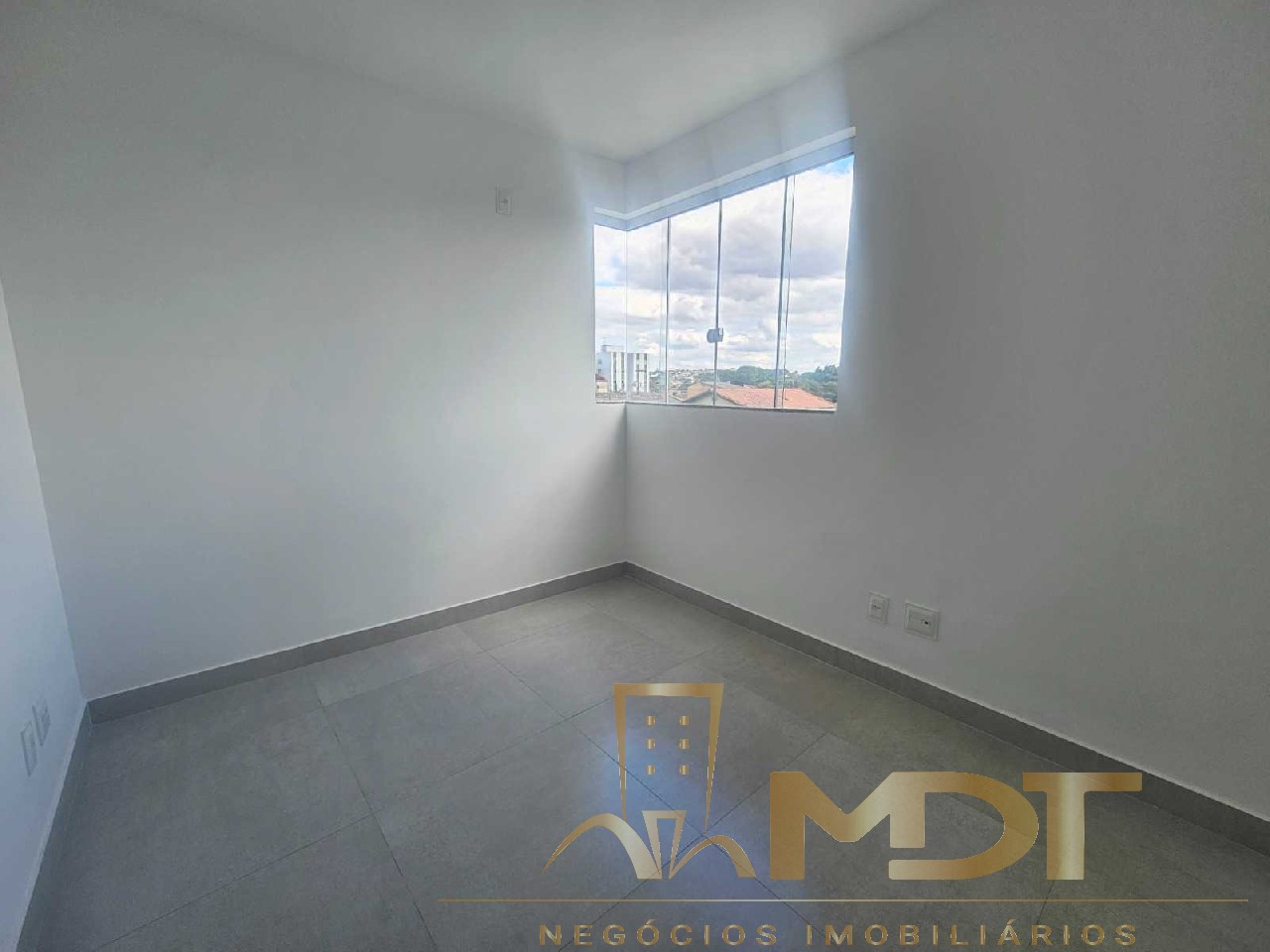 Apartamento à venda com 3 quartos, 75m² - Foto 9