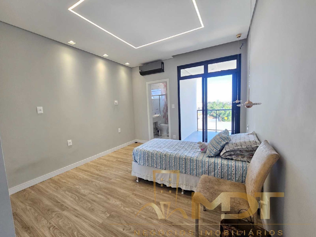 Casa à venda com 5 quartos, 310m² - Foto 57