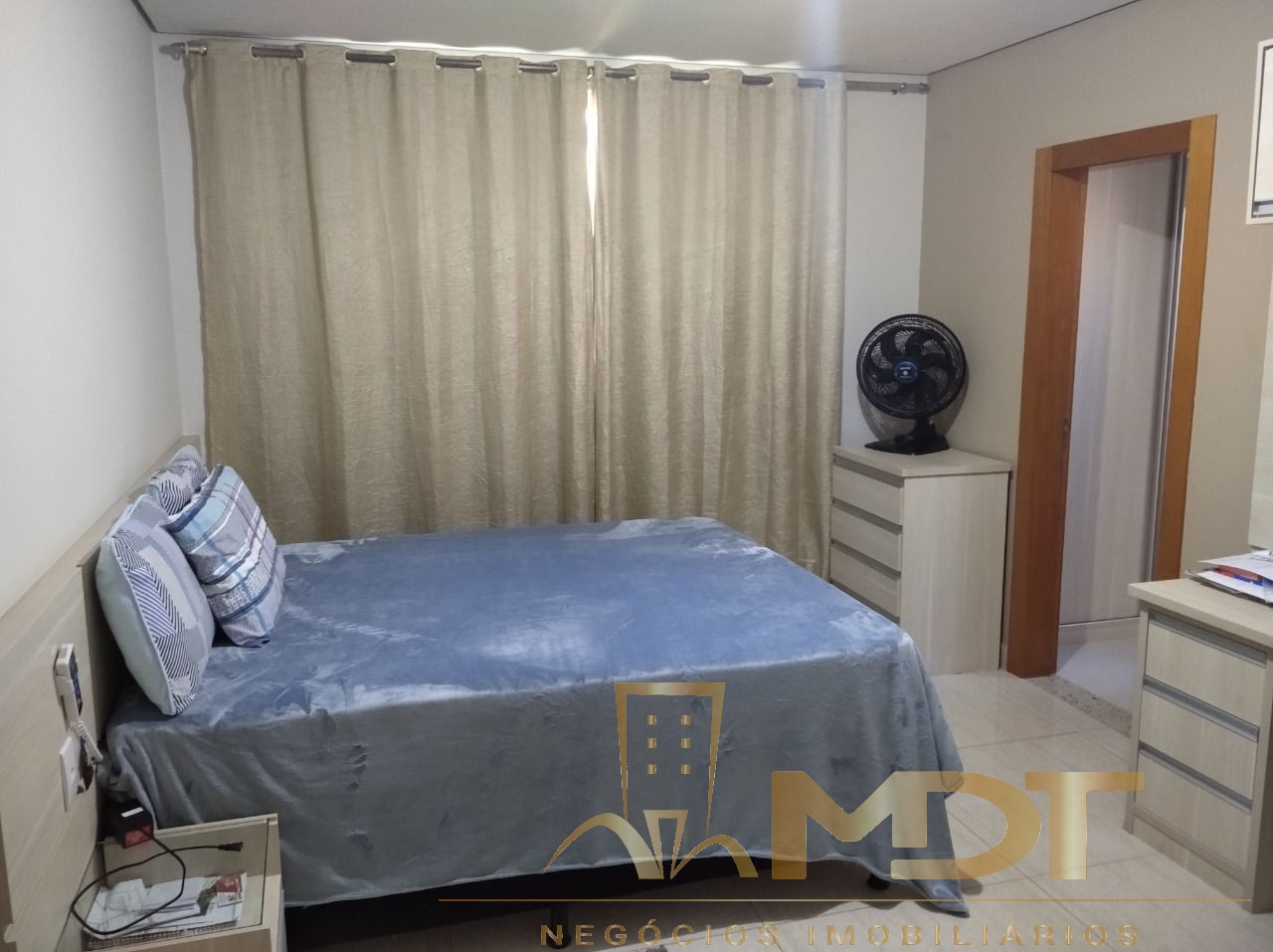 Casa à venda com 4 quartos, 300m² - Foto 15