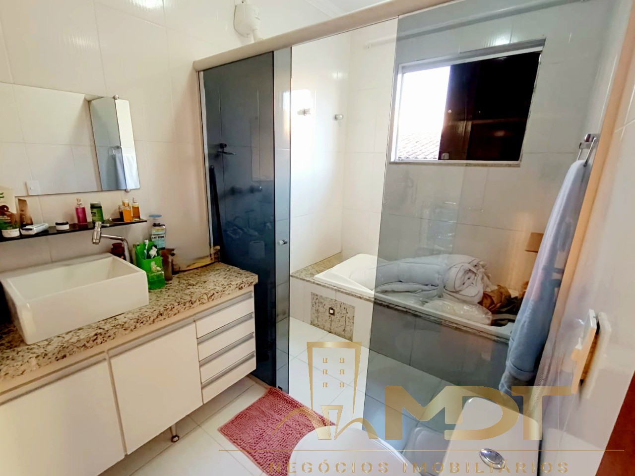 Casa à venda com 3 quartos, 90m² - Foto 4