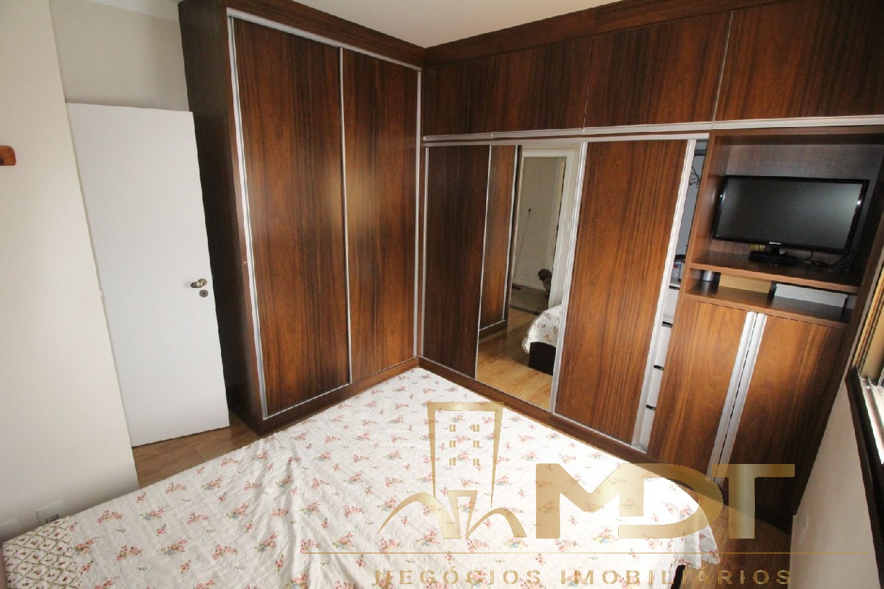 Casa à venda com 5 quartos, 220m² - Foto 15