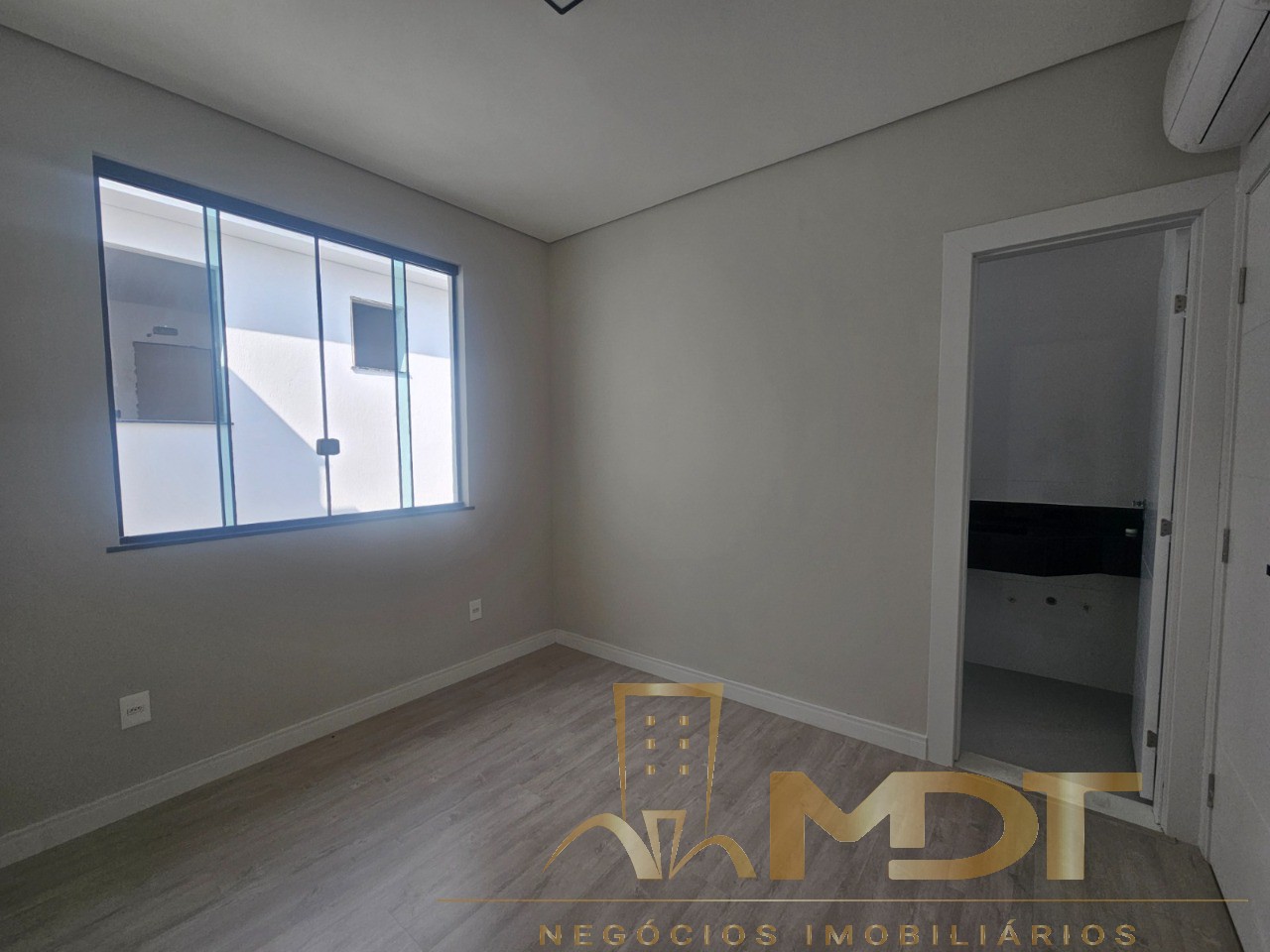 Casa à venda com 4 quartos, 209m² - Foto 17