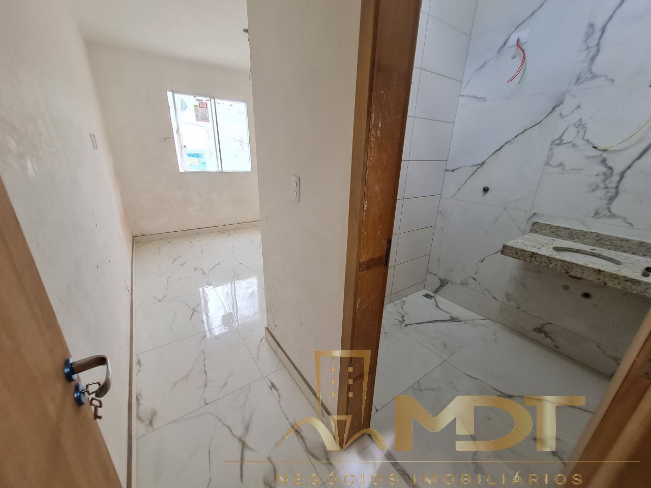 Apartamento à venda com 2 quartos, 71m² - Foto 2