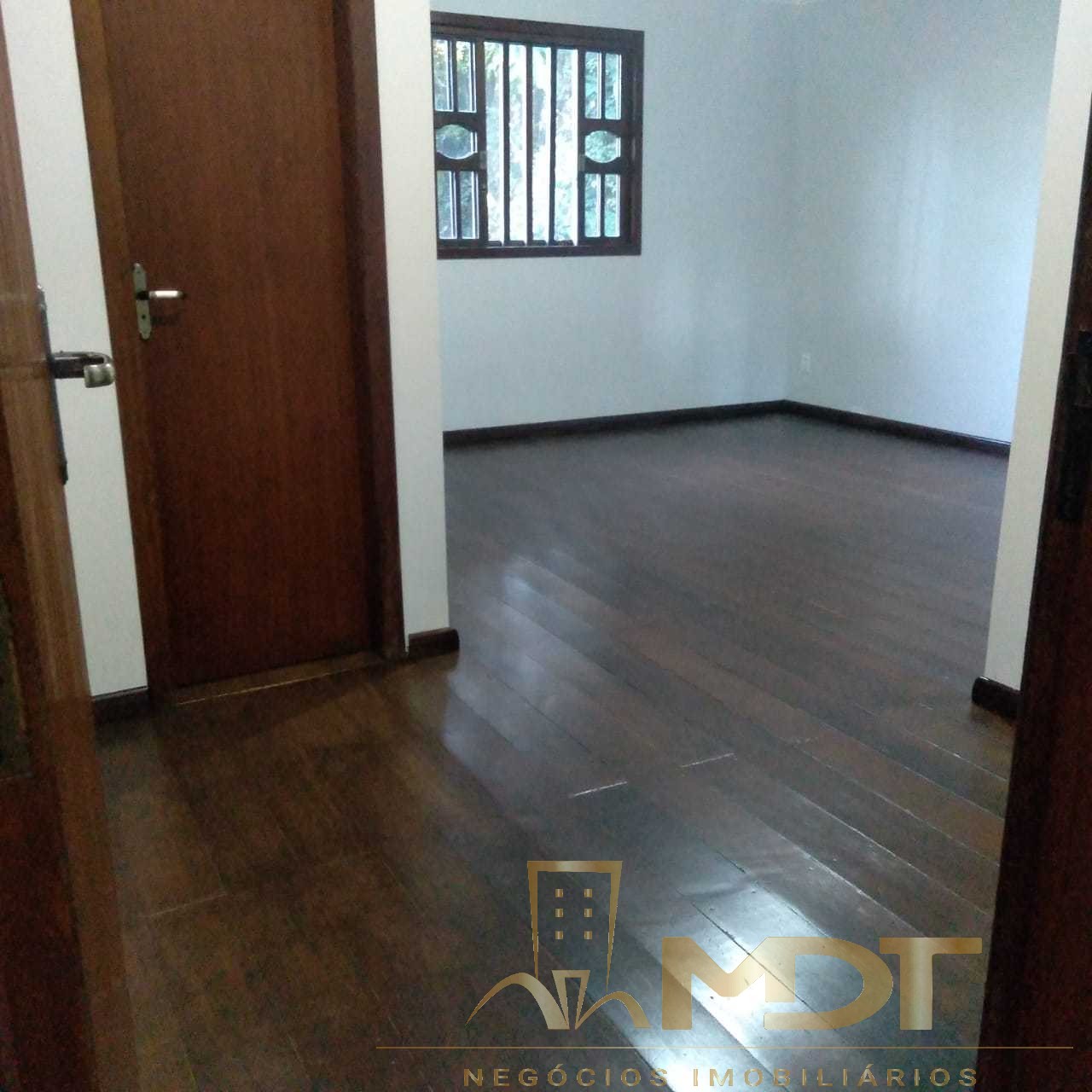 Casa à venda com 2 quartos, 110m² - Foto 9