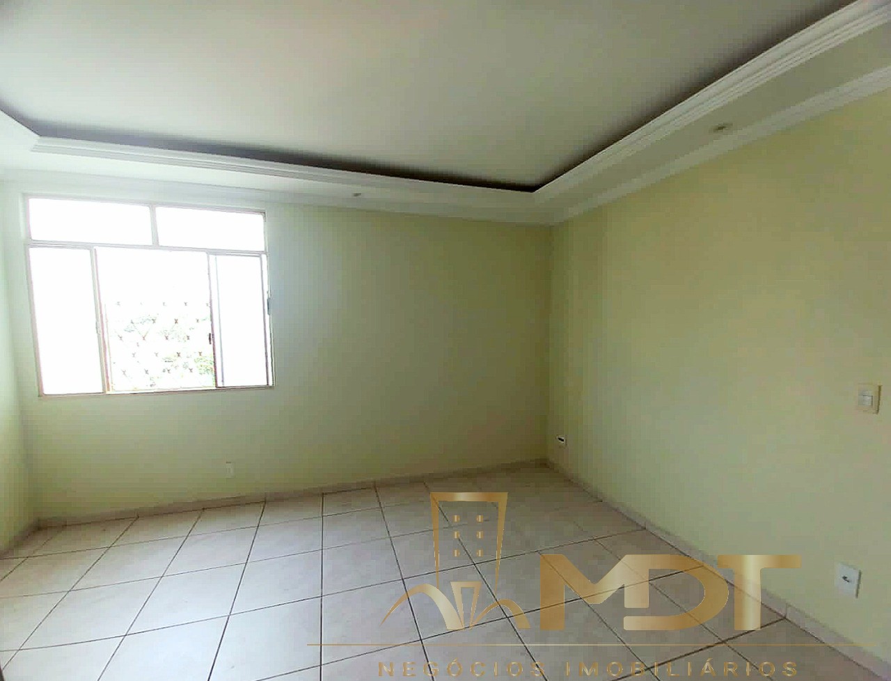 Apartamento à venda com 2 quartos, 66m² - Foto 4